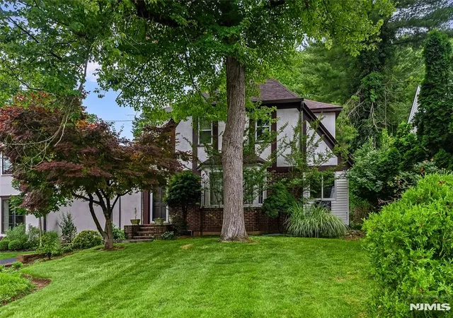 Homes for sale in Teaneck, NJ | 619 Maitland Ave, Teaneck, NJ 07666 | MLS# 26021793