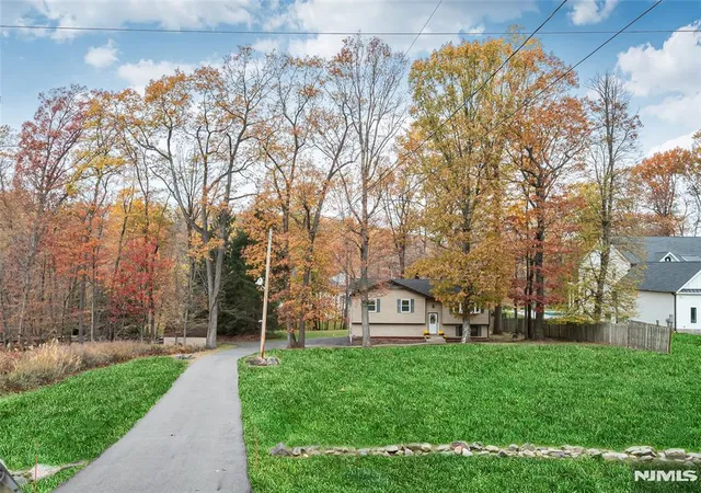 2nd image of 41 Shongum Rd, Randolph, NJ 07869 | MLS# 26021805