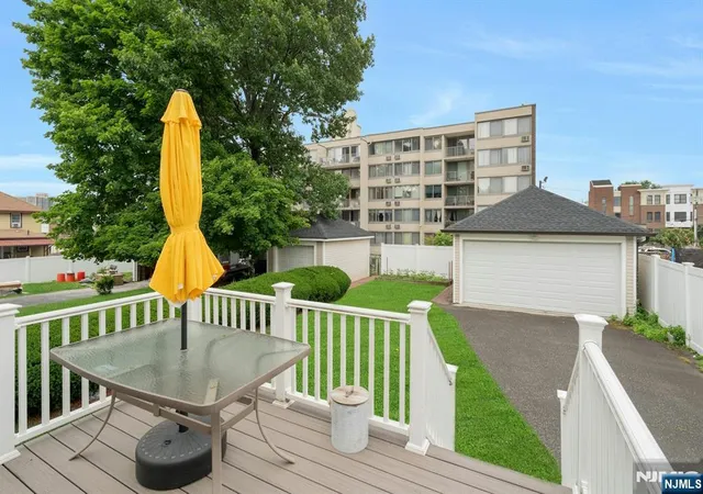 23rd image of 520 Dewey Ave, Cliffside Park, NJ 07010 | MLS# 26021806