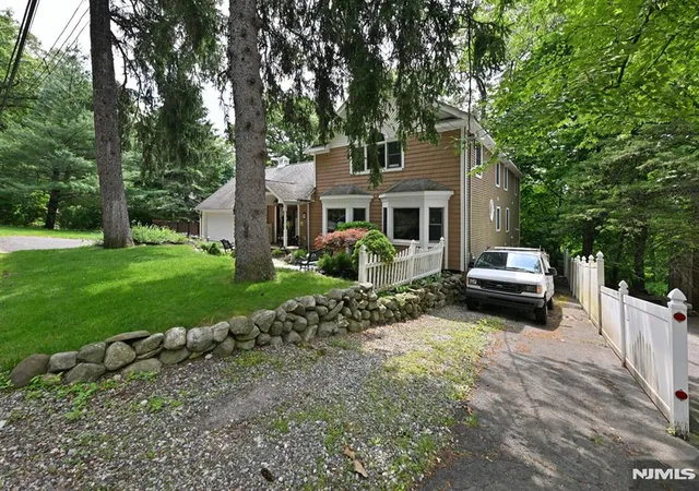 3rd image of 8 Myrtle St, Montvale, NJ 07645 | MLS# 26021817