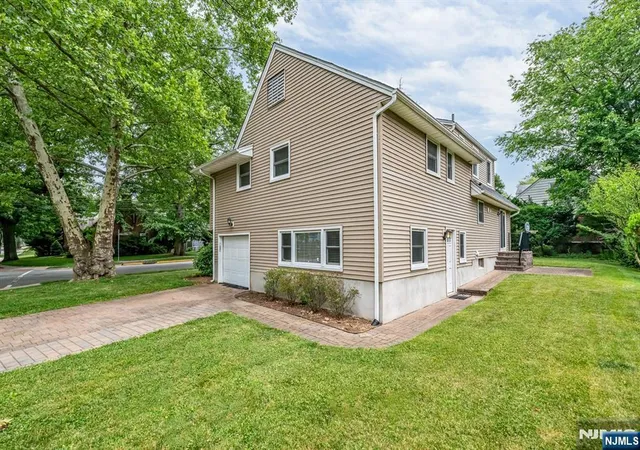 Homes for sale in Teaneck, NJ | 550 Englewood Ave, Teaneck, NJ 07666 | MLS# 26021848