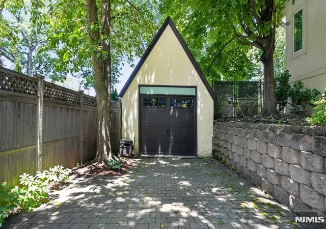 3rd image of 230 Satterthwaite Ave, Nutley, NJ 07110 | MLS# 26021867
