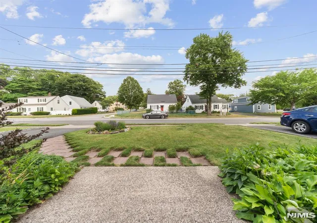 Homes for sale in Hawthorne, NJ | 72 Robertson Ave, Hawthorne, NJ 07506 | MLS# 26021870