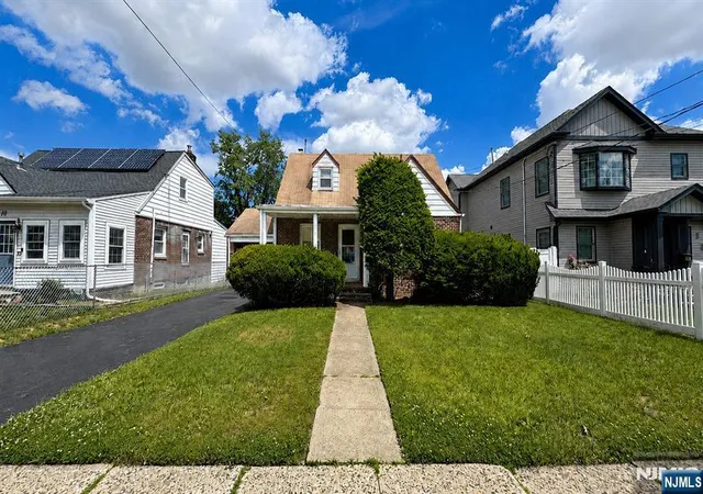 Homes for sale in North Arlington, NJ | 14 Madison St, North Arlington, NJ 07031 | MLS# 26021882