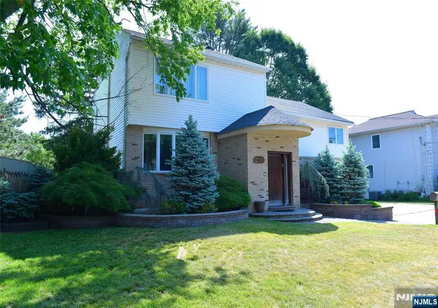 Homes for sale in Fair Lawn, NJ | 3-07 Dorothy St, Fair Lawn, NJ 07410 | MLS# 26021905