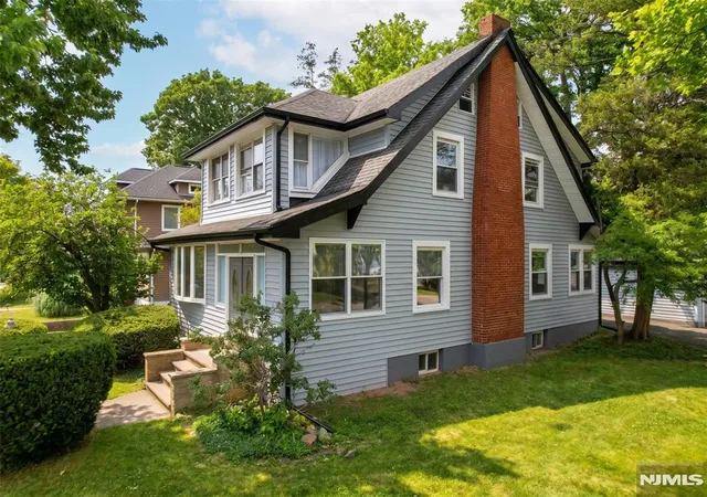 Homes for sale in Ridgefield, NJ | 933 Maple Ave, Ridgefield, NJ 07657 | MLS# 26021932