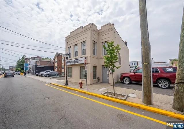 3rd image of 89 Anderson Ave, Fairview, NJ 07022 | MLS# 26021946