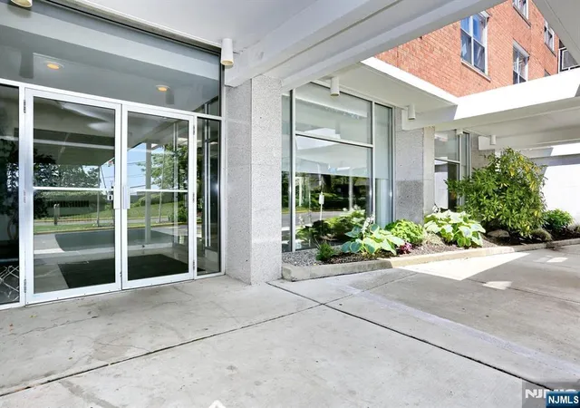 Homes for sale in Hackensack, NJ | 301 Beech St #2H, Hackensack, NJ 07601 | MLS# 26021953
