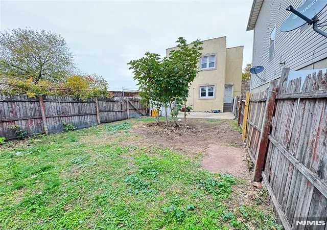 4th image of 233 Malvern St, Newark, NJ 07105 | MLS# 26021962