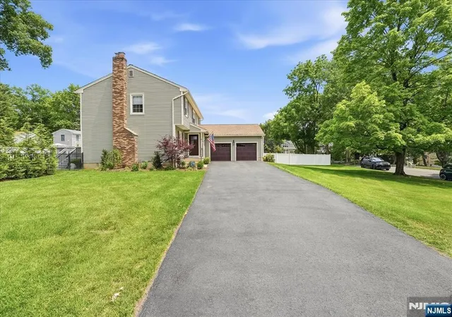 Homes for sale in Wyckoff, NJ | 6 Giegel Ct, Wyckoff, NJ 07481 | MLS# 26021968