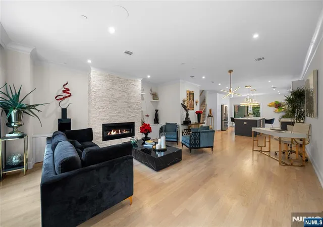 Homes for sale in Cliffside Park, NJ | 25 Knox Ave, Cliffside Park, NJ 07010 | MLS# 26021995