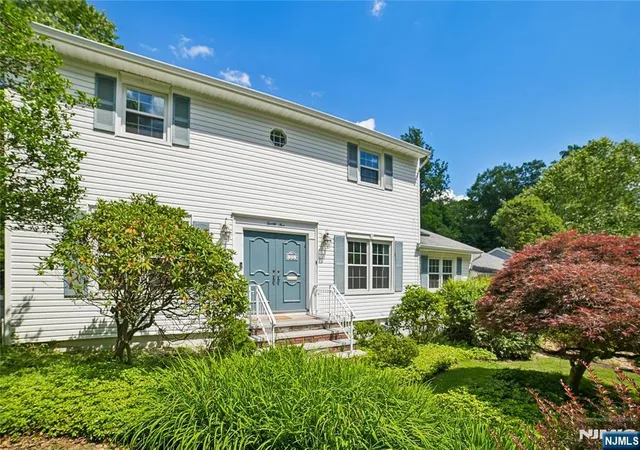 3rd image of 25 Tremont Ter, Livingston, NJ 07039 | MLS# 26022002