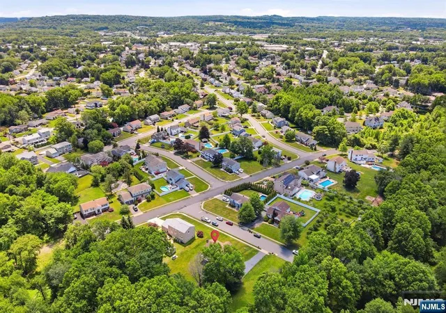 46th image of 383 Talbot Dr, Fairfield, NJ 07004 | MLS# 26022045