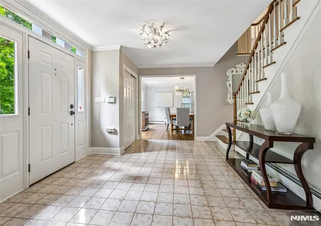 Homes for sale in Upper Saddle River, NJ | 10 Wood Hollow Trl, Upper Saddle River, NJ 07458 | MLS# 26022065