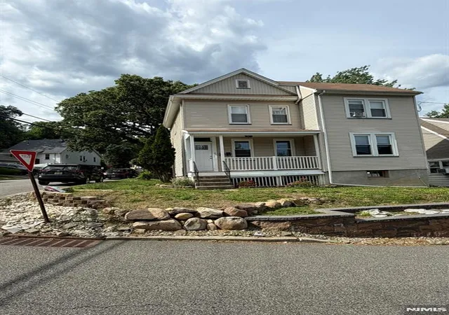 Homes for sale in Hawthorne, NJ | 41 Outlook Ave, Hawthorne, NJ 07506 | MLS# 26022082