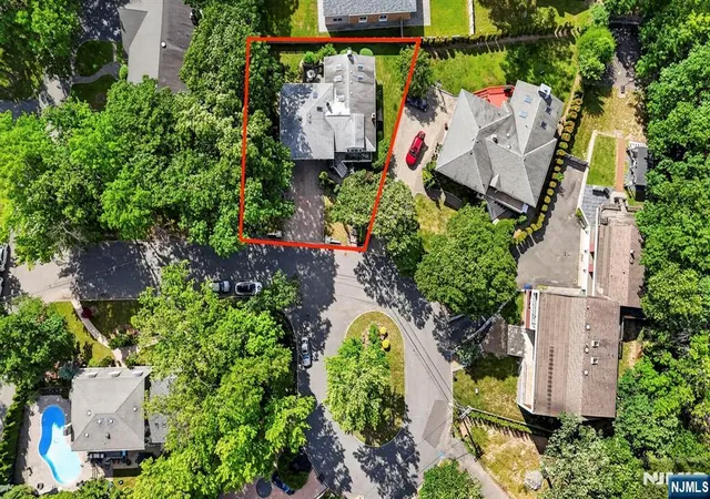 Homes for sale in Fort Lee, NJ | 1230 Duncan Rd, Fort Lee, NJ 07024 | MLS# 26022106