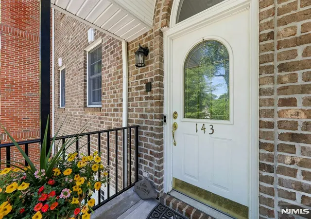 Homes for sale in Cresskill, NJ | 143 Stonegate Trl #44, Cresskill, NJ 07626 | MLS# 26022128