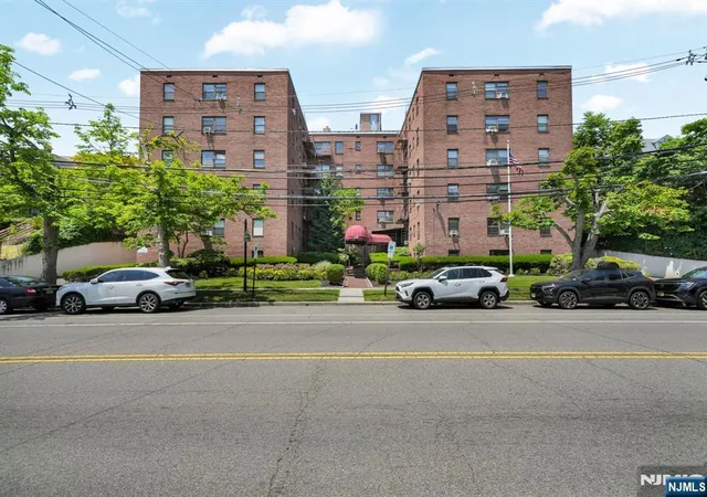 Homes for sale in Rutherford, NJ | 130 Orient Wy #4E, Rutherford, NJ 07070 | MLS# 26022141
