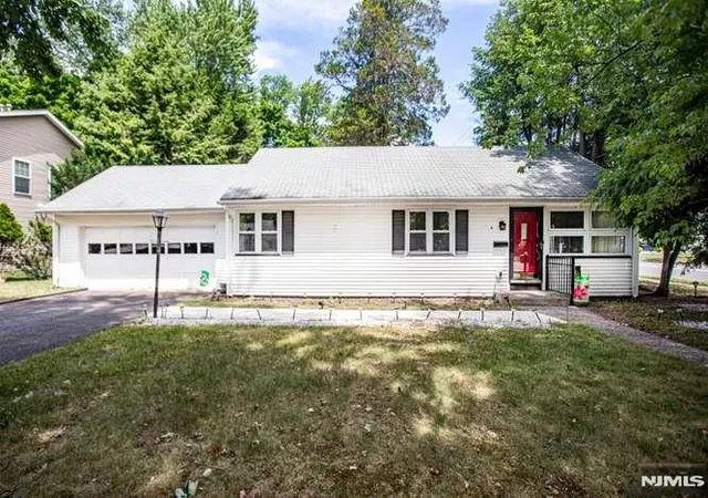 Homes for sale in Glen Rock, NJ | 4 Beverly Rd, Glen Rock, NJ 07452 | MLS# 26022150