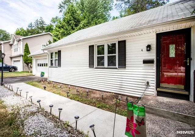 4th image of 4 Beverly Rd, Glen Rock, NJ 07452 | MLS# 26022150