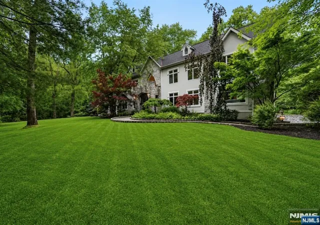 Homes for sale in Saddle River, NJ | 11 Pine Tree Dr, Saddle River, NJ 07458 | MLS# 26022153