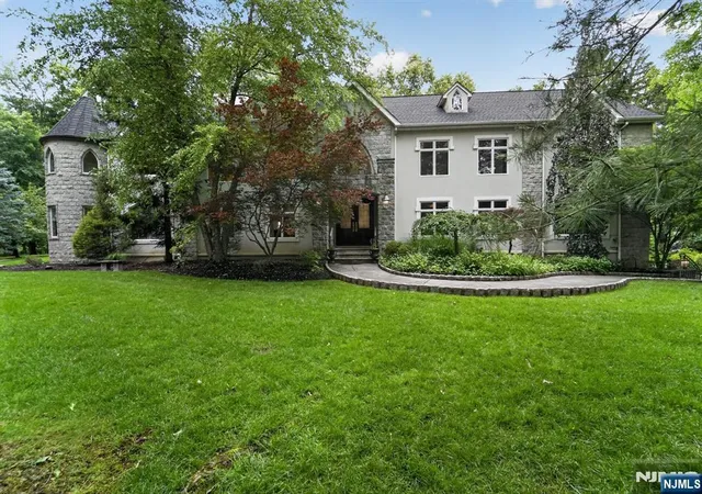 Homes for sale in Saddle River, NJ | 11 Pine Tree Dr, Saddle River, NJ 07458 | MLS# 26022153
