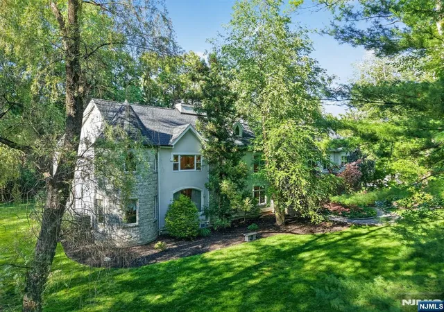 Homes for sale in Saddle River, NJ | 11 Pine Tree Dr, Saddle River, NJ 07458 | MLS# 26022153