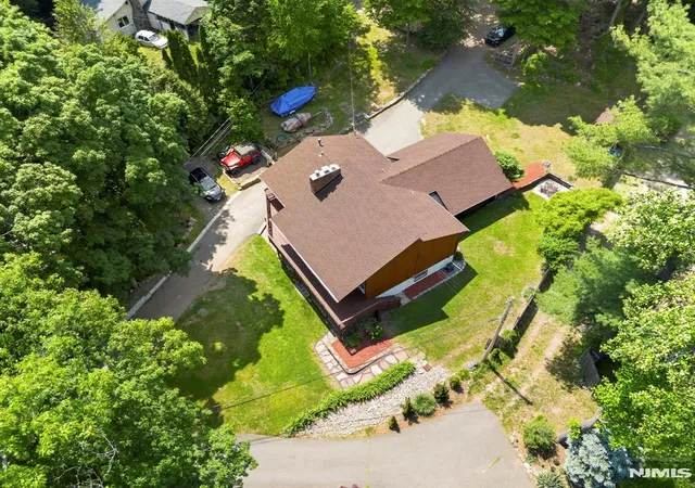 Homes for sale in West Milford, NJ | 42 Goldfinch Ln, West Milford, NJ 07421 | MLS# 26022196