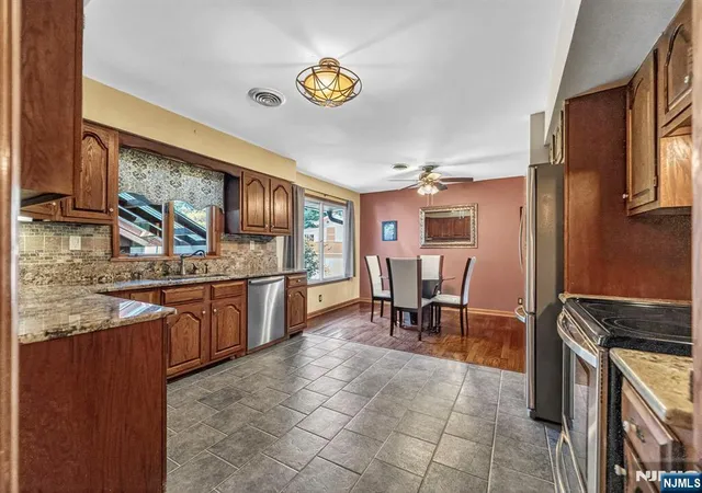 Single family home for sale at 42 Goldfinch Ln, Hewitt, NJ 07421 | MLS# 26022196 | Listing updated on 2026-10-07
