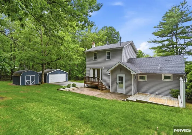 33rd image of 312 Lakeview Dr, Newton, NJ 07860 | MLS# 26022208
