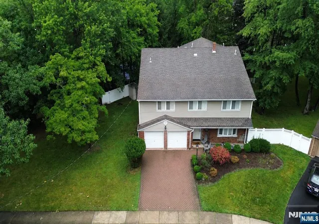 Homes for sale in Teaneck, NJ | 1759 Lilbet Rd, Teaneck, NJ 07666 | MLS# 26022215