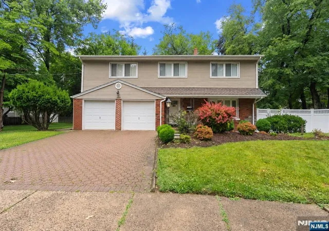 Homes for sale in Teaneck, NJ | 1759 Lilbet Rd, Teaneck, NJ 07666 | MLS# 26022215