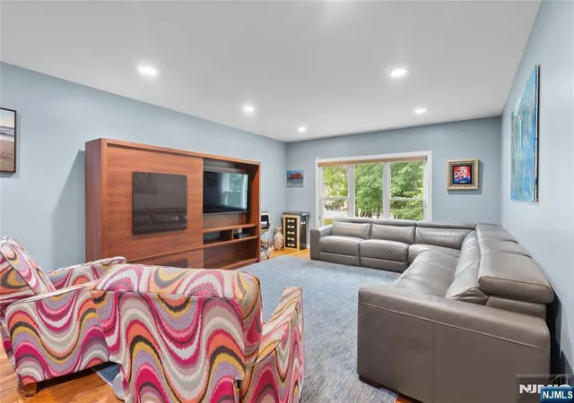 Homes for sale in Teaneck, NJ | 1759 Lilbet Rd, Teaneck, NJ 07666 | MLS# 26022215