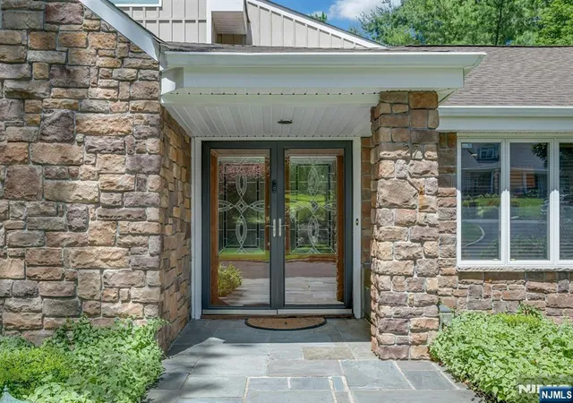 4th image of 27 Hamilton Dr, North Caldwell, NJ 07006 | MLS# 26022249