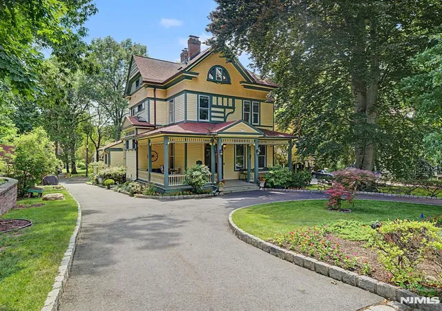 3rd image of 76 Hillside Ave, Tenafly, NJ 07670 | MLS# 26022257