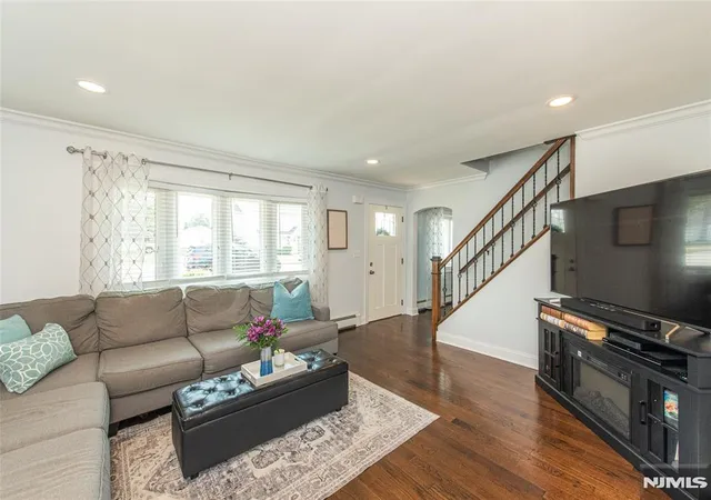 3rd image of 18 Sweetwood Dr, Cedar Grove, NJ 07009 | MLS# 26022270