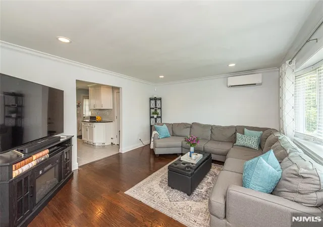 4th image of 18 Sweetwood Dr, Cedar Grove, NJ 07009 | MLS# 26022270