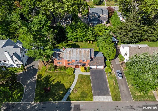 Homes for sale in Tenafly, NJ | 9 Woodland Park Dr, Tenafly, NJ 07670 | MLS# 26022291