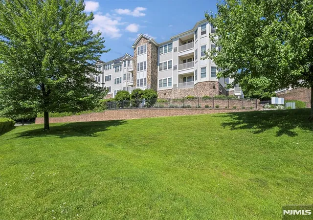 2nd image of 1305 Gatherings Dr, Haledon, NJ 07508 | MLS# 26022298