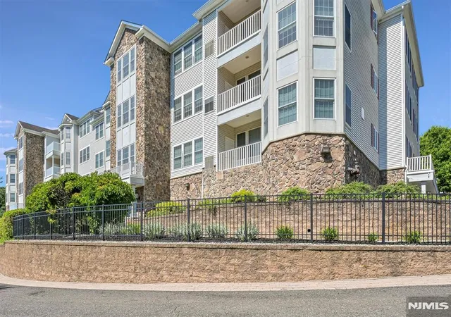 4th image of 1305 Gatherings Dr, Haledon, NJ 07508 | MLS# 26022298