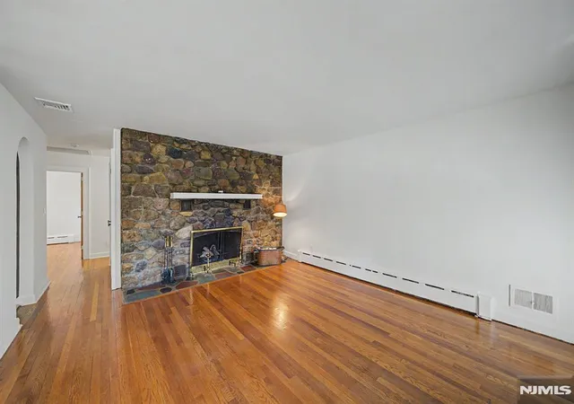 5th image of 25 Birchwood Rd, Denville Township, NJ 07834 | MLS# 26022304