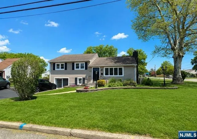 Homes for sale in Manville, NJ | 404 Czaplicki St, Manville, NJ 08835 | MLS# 26022324
