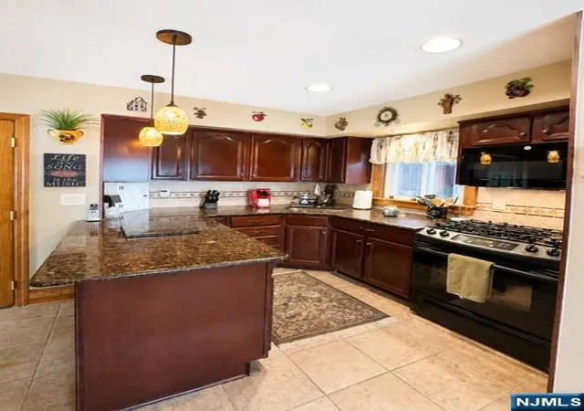 Homes for sale in Manville, NJ | 404 Czaplicki St, Manville, NJ 08835 | MLS# 26022324