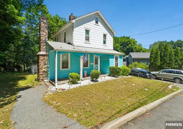 Homes for sale in North Haledon, NJ | 20 Nassau, North Haledon, NJ 07508 | MLS# 26022325