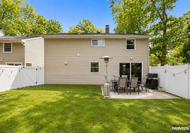 Homes for sale in Waldwick, NJ | 111 E Prospect St, Waldwick, NJ 07463 | MLS# 26022334