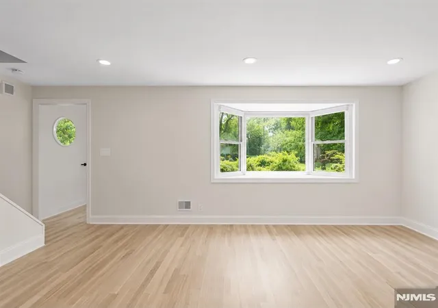 5th image of 111 E Prospect St, Waldwick, NJ 07463 | MLS# 26022334