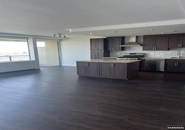 Homes for sale in Fort Lee, NJ | 4 Horizon Rd #1207, Fort Lee, NJ 07024 | MLS# 26022342