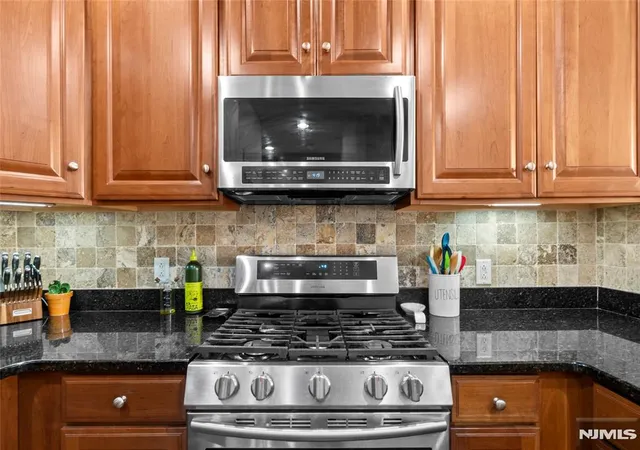 Homes for sale in North Bergen, NJ | 7400 River Rd #401, North Bergen, NJ 07047 | MLS# 26022345
