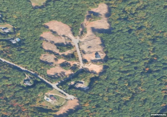 2nd image of 1 Bristol Ridge Rd, Boonton Township, NJ 07005 | MLS# 26022352