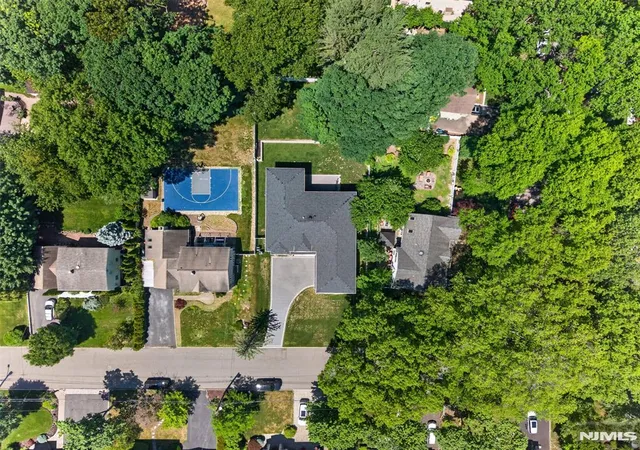 Photo 3 of Sale Pending at 457 Lincoln Dr, Paramus, NJ 07652 | MLS# 26022357 | Listing updated on 2026-07-28